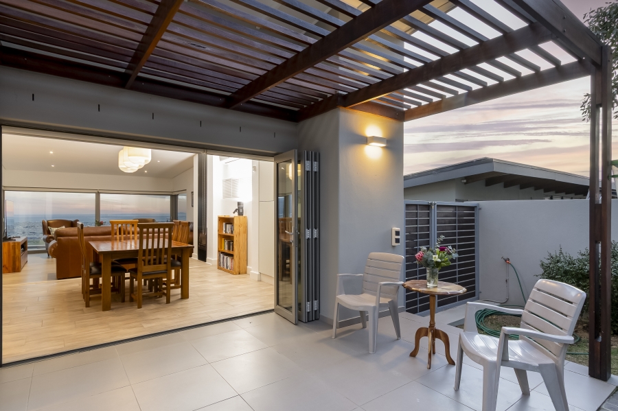 4 Bedroom Property for Sale in Dennegeur Western Cape